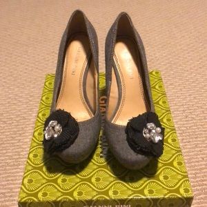 Gianni Bini Gray fabric shoes with broach